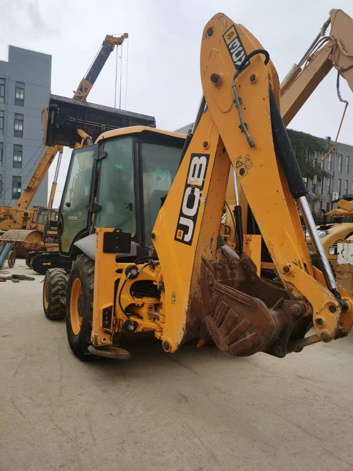 JCB 3CX - Ekskavators-iekrāvējs: foto 3 JCB 3CX - Ekskavators-iekrāvējs: foto 3