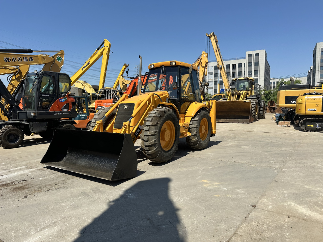 JCB 4CX - Ekskavators-iekrāvējs: foto 3 JCB 4CX - Ekskavators-iekrāvējs: foto 3