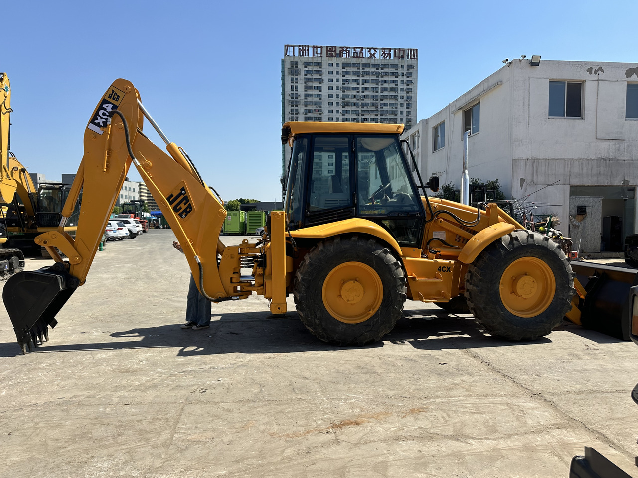 JCB 4CX - Ekskavators-iekrāvējs: foto 1 JCB 4CX - Ekskavators-iekrāvējs: foto 1