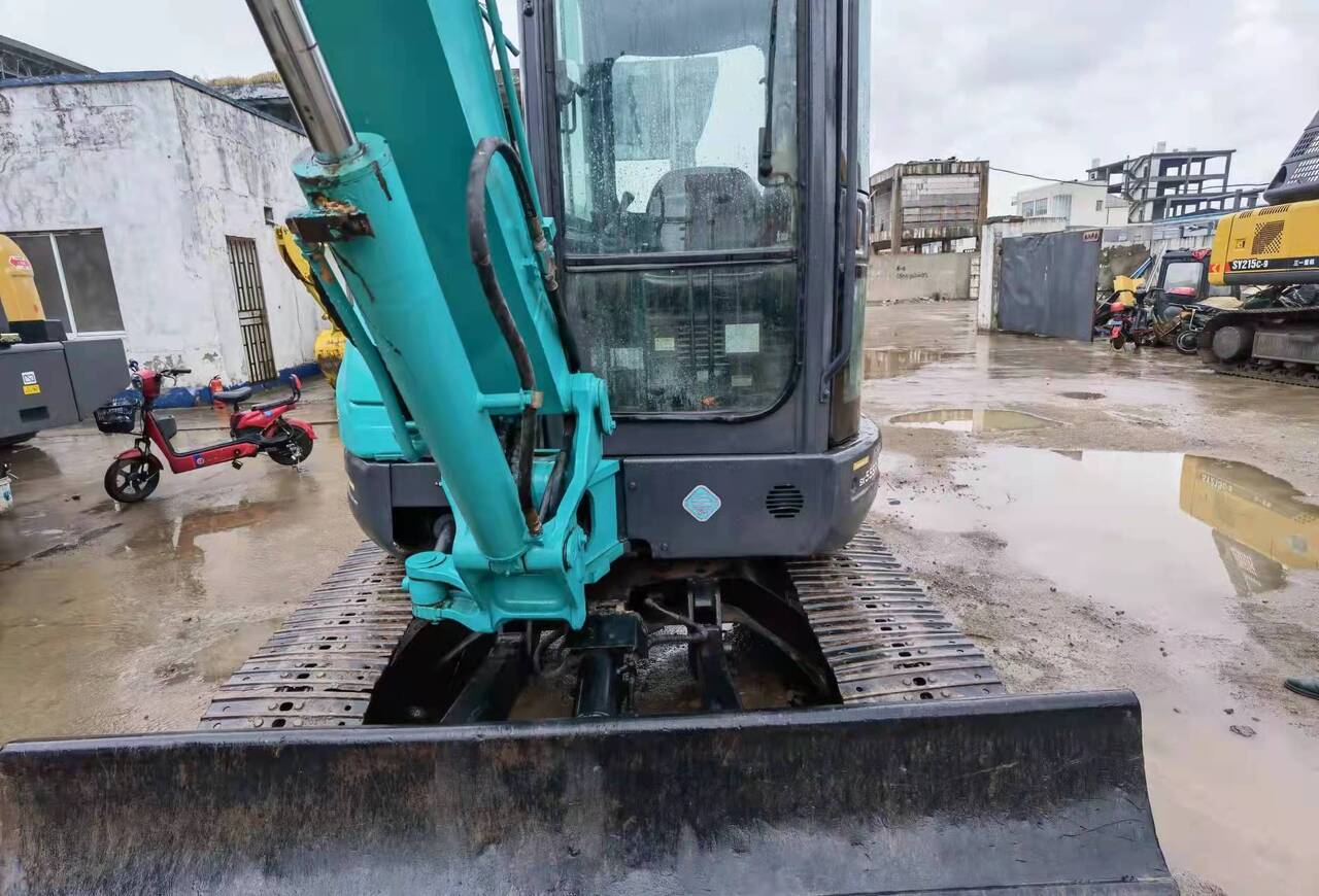 KOBELCO 55 - Mini-ekskavators: foto 3 KOBELCO 55 - Mini-ekskavators: foto 3