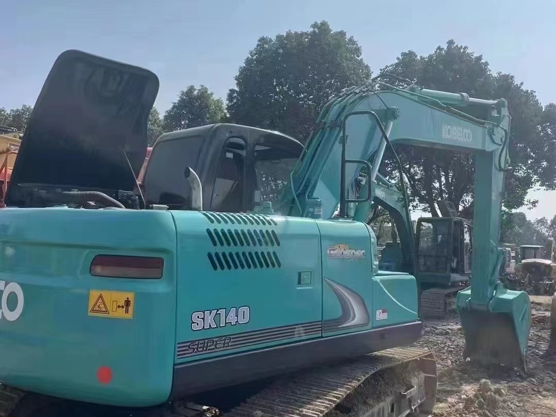KOBELCO SK140 - Kāpurķēžu ekskavators: foto 1 KOBELCO SK140 - Kāpurķēžu ekskavators: foto 1