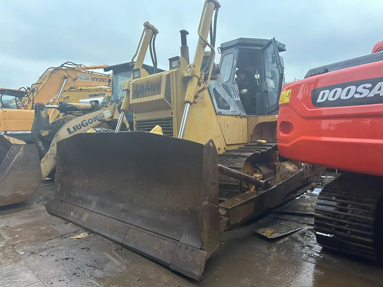 KOMATSU D85 - Buldozers: foto 4 KOMATSU D85 - Buldozers: foto 4