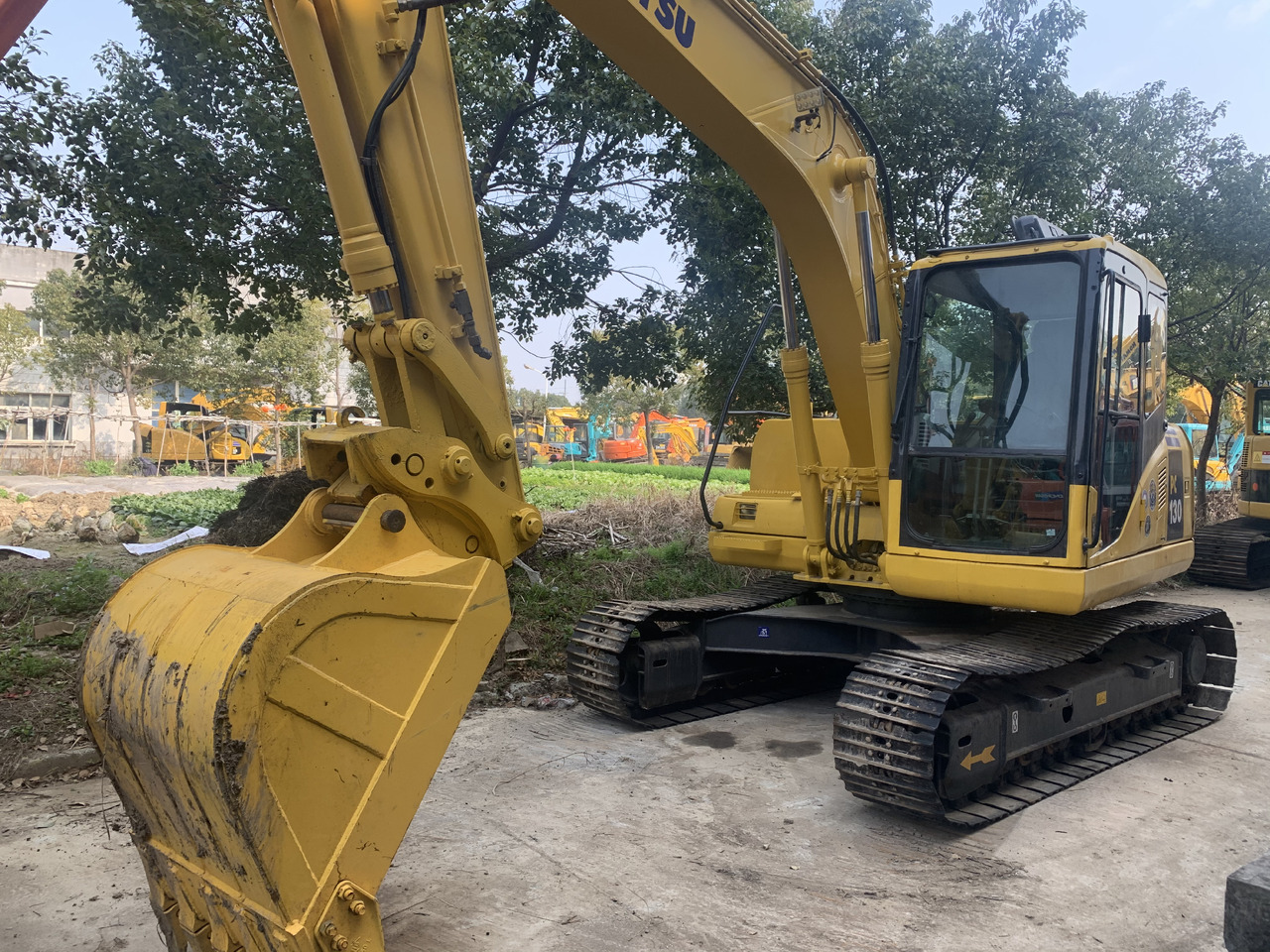 KOMATSU PC130-7 - Kāpurķēžu ekskavators: foto 5 KOMATSU PC130-7 - Kāpurķēžu ekskavators: foto 5