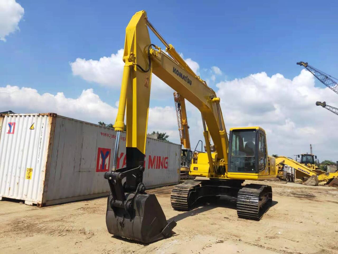 KOMATSU PC200-6 - Kāpurķēžu ekskavators: foto 2 KOMATSU PC200-6 - Kāpurķēžu ekskavators: foto 2