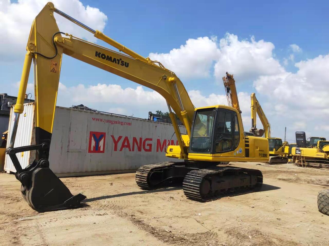 KOMATSU PC200-6 - Kāpurķēžu ekskavators: foto 1 KOMATSU PC200-6 - Kāpurķēžu ekskavators: foto 1