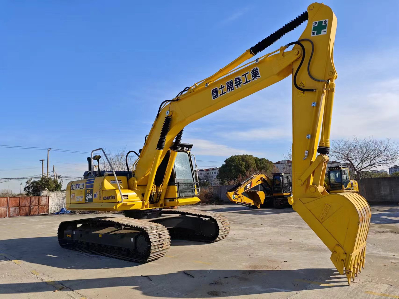 KOMATSU PC240LC-8N1 - Ekskavators: foto 2 KOMATSU PC240LC-8N1 - Ekskavators: foto 2