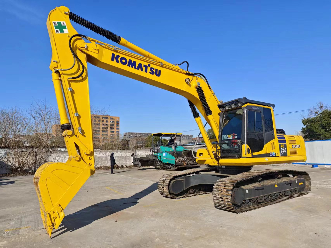 KOMATSU PC240LC-8N1 - Ekskavators: foto 3 KOMATSU PC240LC-8N1 - Ekskavators: foto 3