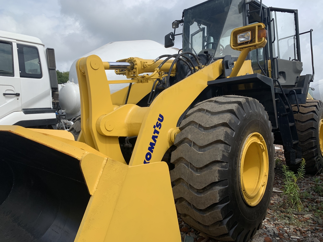 KOMATSU WA380Z - Riteņu iekrāvējs: foto 4 KOMATSU WA380Z - Riteņu iekrāvējs: foto 4