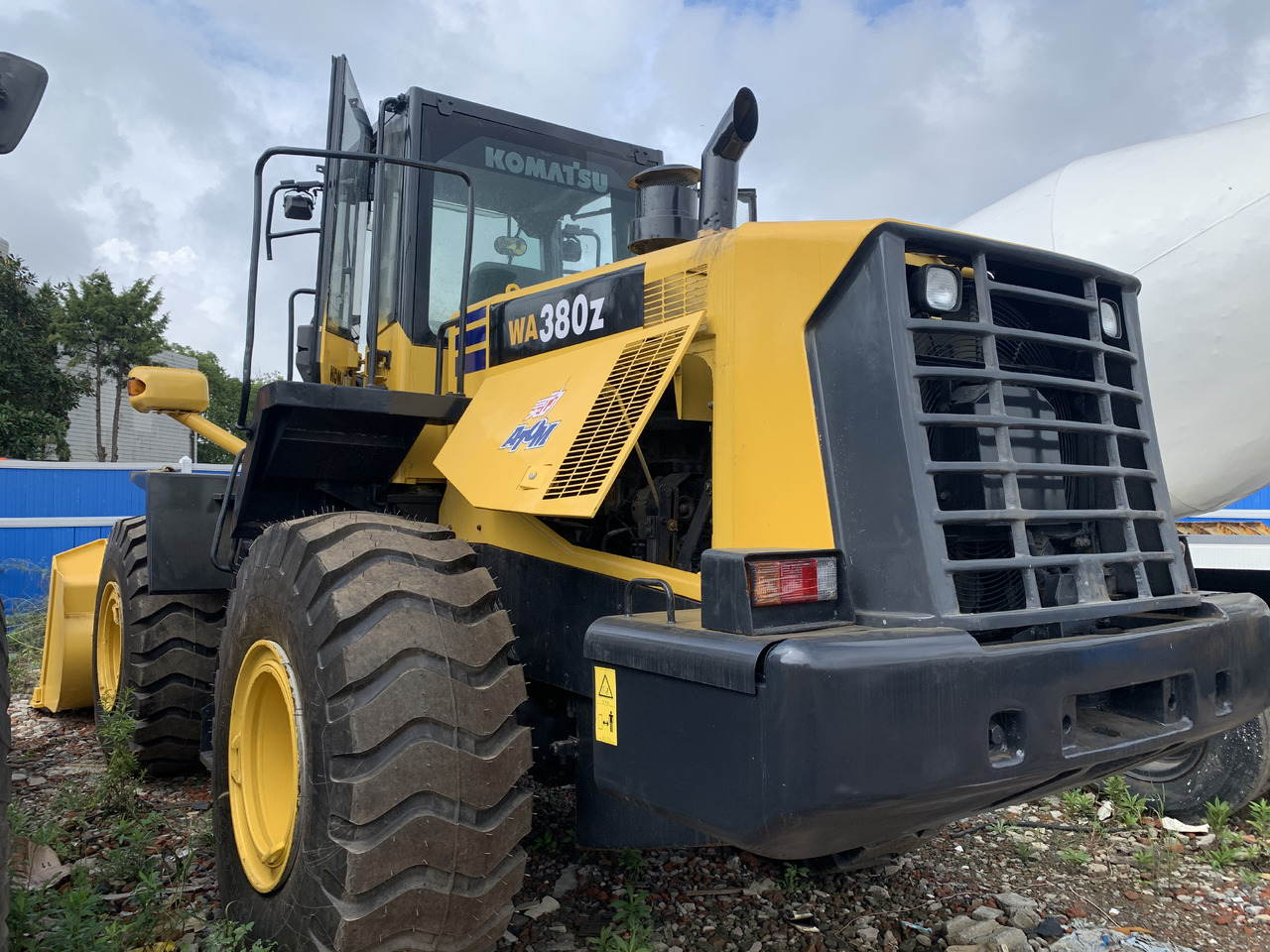 KOMATSU WA380Z - Riteņu iekrāvējs: foto 1 KOMATSU WA380Z - Riteņu iekrāvējs: foto 1