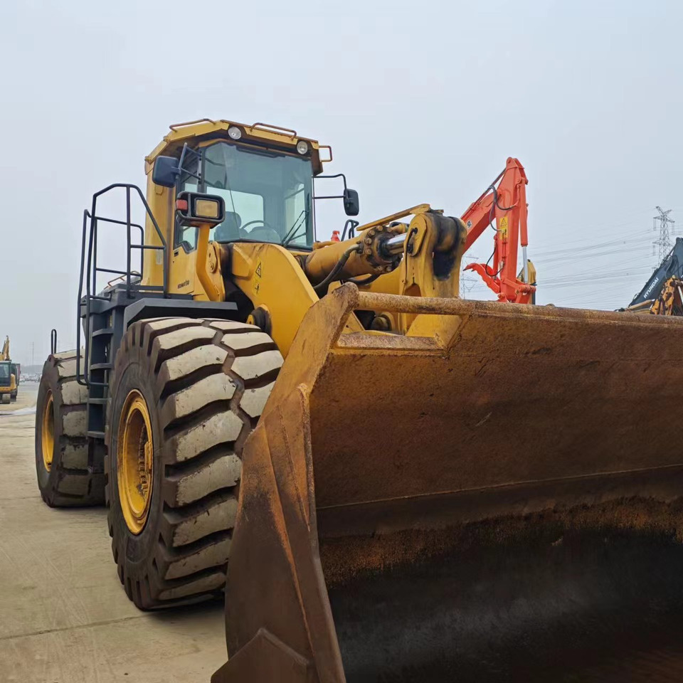 KOMATSU WA600-3 - Riteņu iekrāvējs: foto 5 KOMATSU WA600-3 - Riteņu iekrāvējs: foto 5