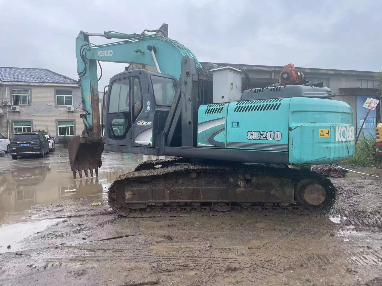 Kobelco SK200 - Kāpurķēžu ekskavators: foto 3 Kobelco SK200 - Kāpurķēžu ekskavators: foto 3
