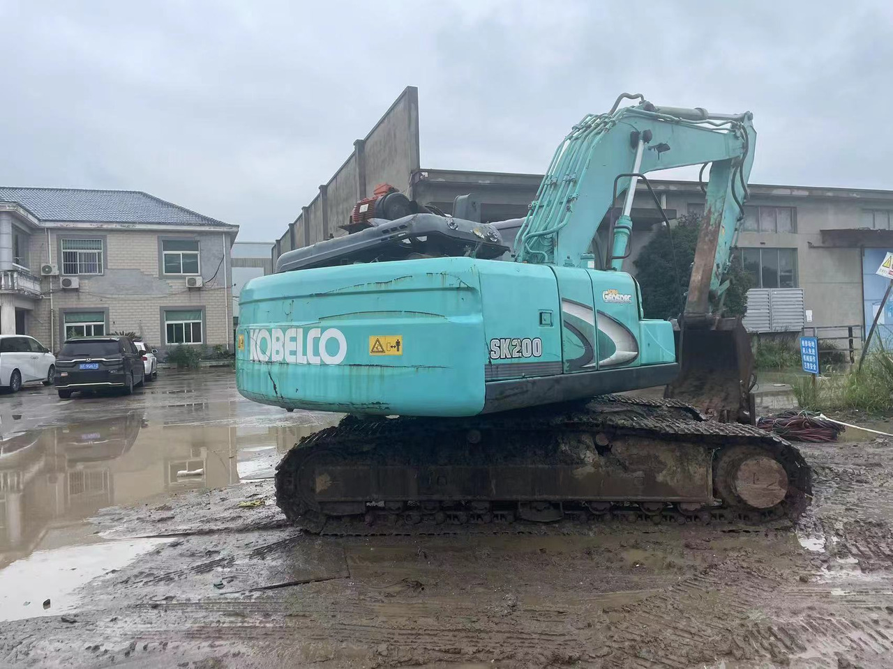 Kobelco SK200 - Kāpurķēžu ekskavators: foto 2 Kobelco SK200 - Kāpurķēžu ekskavators: foto 2