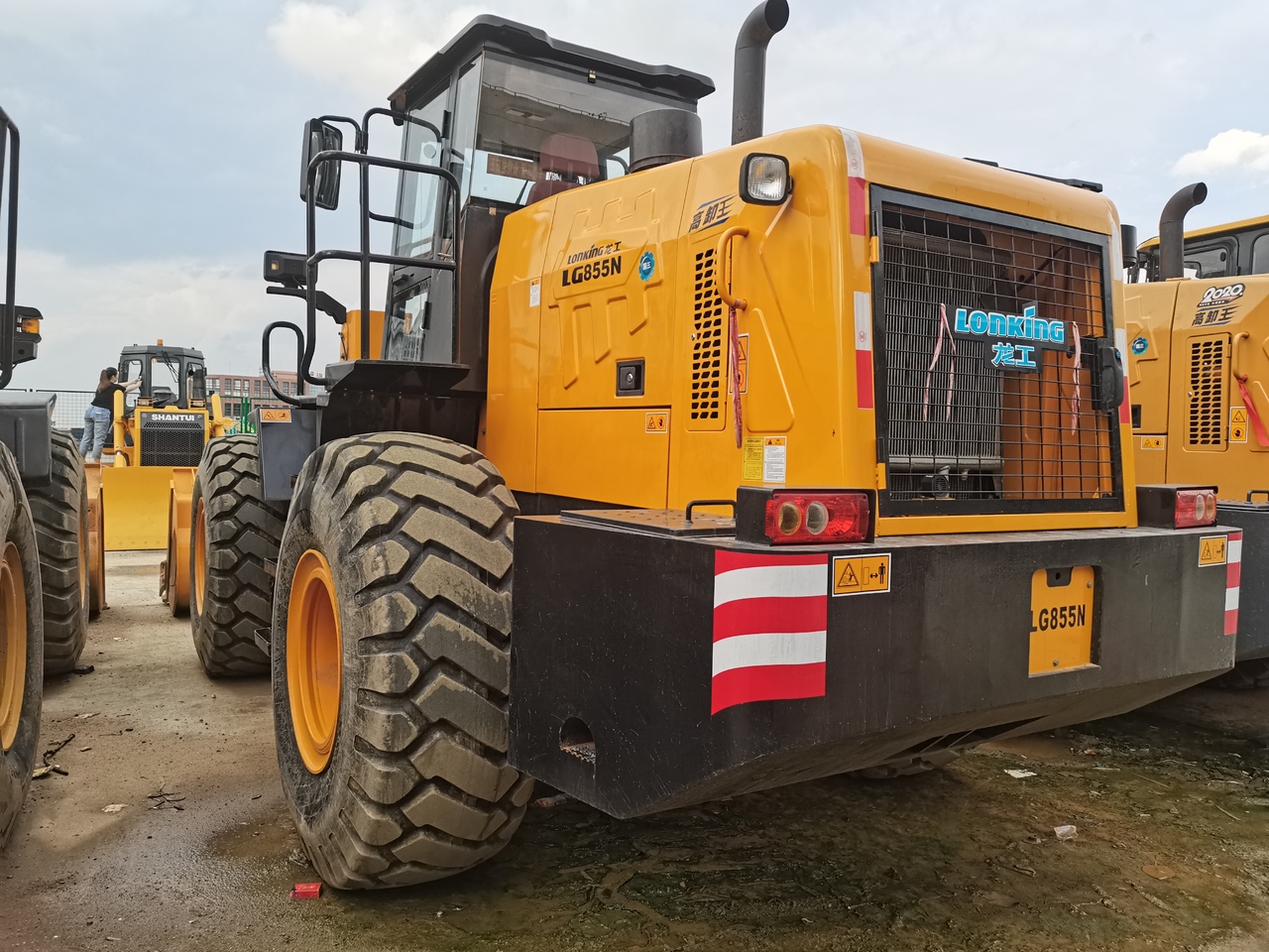LONKING LG855N -wheel loader - Riteņu iekrāvējs: foto 4 LONKING LG855N -wheel loader - Riteņu iekrāvējs: foto 4