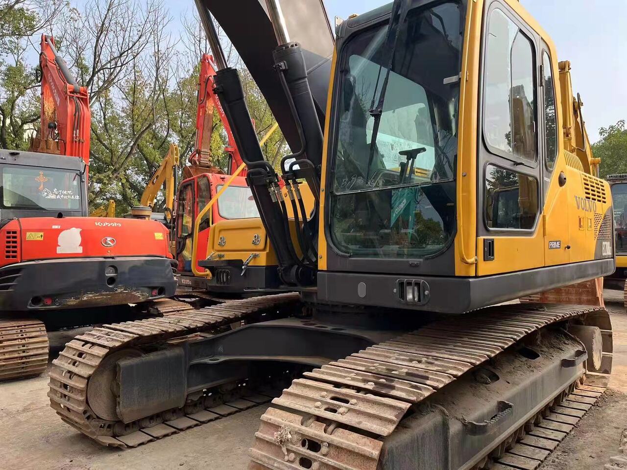 VOLVO EC210BLC - Kāpurķēžu ekskavators: foto 2 VOLVO EC210BLC - Kāpurķēžu ekskavators: foto 2
