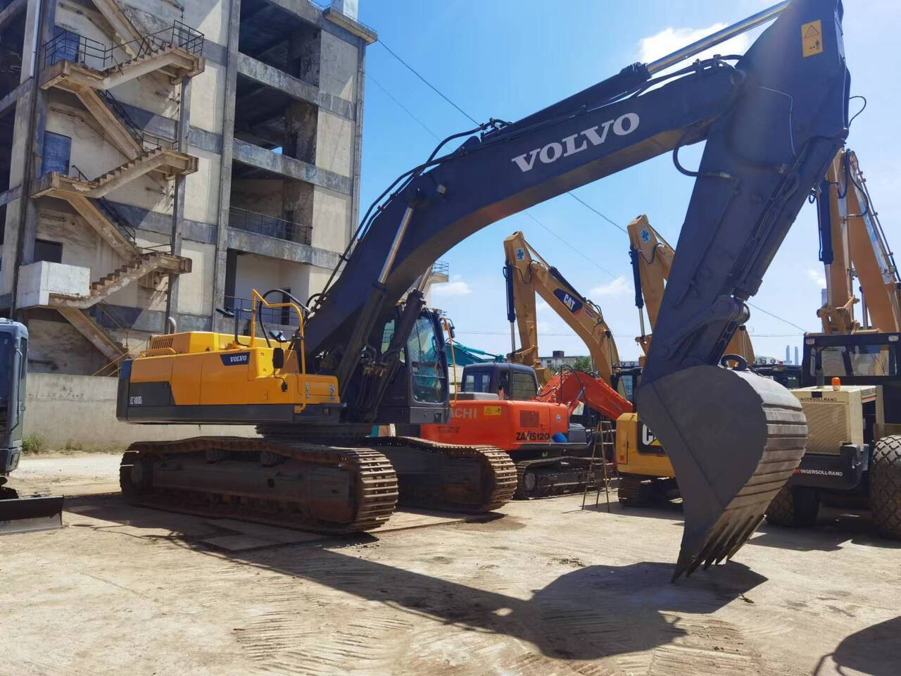 VOLVO EC480DL - Kāpurķēžu ekskavators: foto 1 VOLVO EC480DL - Kāpurķēžu ekskavators: foto 1