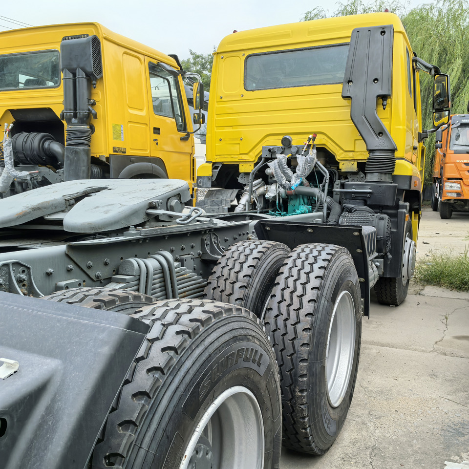 SINOTRUK Howo 6x4 - Vilcējs: foto 4 SINOTRUK Howo 6x4 - Vilcējs: foto 4