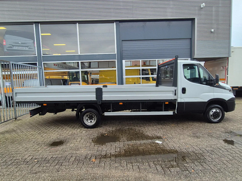 Iveco Daily 50C18 Pritsche 3.0D Euro 6 Hi-Matic GVW 3500 kg - Automašīna ar kravas platformu: foto 4 Iveco Daily 50C18 Pritsche 3.0D Euro 6 Hi-Matic GVW 3500 kg - Automašīna ar kravas platformu: foto 4