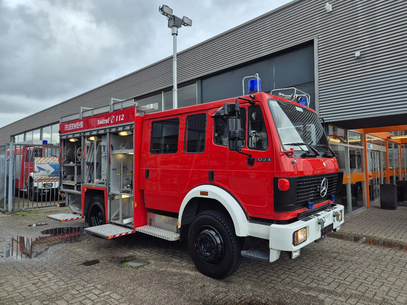 Mercedes-Benz SK 1224 4x4 FIRETRUCK/ FEUERWEHR/ 2400L TANK/ EXPEDITION - Ugunsdzēsēju mašīna: foto 2 Mercedes-Benz SK 1224 4x4 FIRETRUCK/ FEUERWEHR/ 2400L TANK/ EXPEDITION - Ugunsdzēsēju mašīna: foto 2