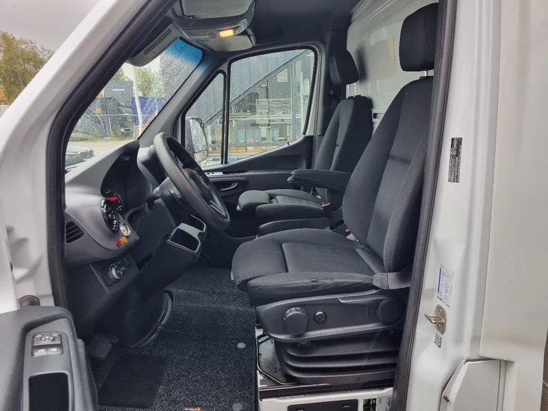 Furgons ar slēgtā virsbūve Mercedes-Benz Sprinter 516 CDI BE Clixtar/ Webasto/ 27 KUB/ Nutzlast 3.3T/ 073689: foto 7