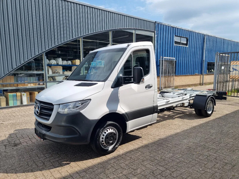 Mercedes-Benz Sprinter 516 CDI Chassis Cabine 4.33 WB GVW 3500 kg Euro 6 - Automašīna ar kravas platformu: foto 4 Mercedes-Benz Sprinter 516 CDI Chassis Cabine 4.33 WB GVW 3500 kg Euro 6 - Automašīna ar kravas platformu: foto 4