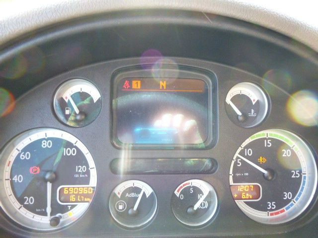 Kravas automašīna ar slēgto virsbūvi DAF CF 65 250 4x2 HOLLAND TRUCK: foto 9
