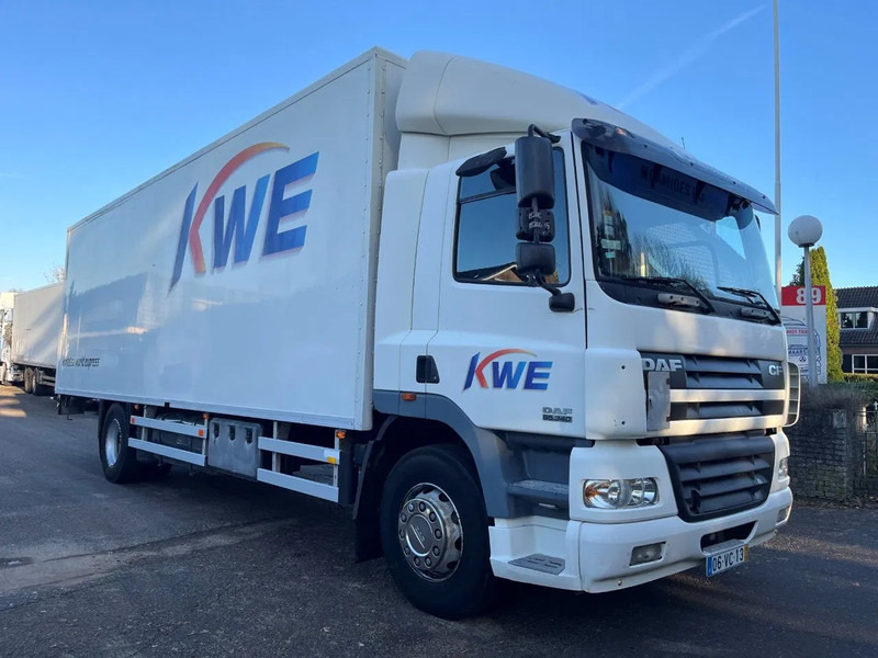 DAF CF 85.380 4x2 Box - Kravas automašīna ar slēgto virsbūvi: foto 2 DAF CF 85.380 4x2 Box - Kravas automašīna ar slēgto virsbūvi: foto 2