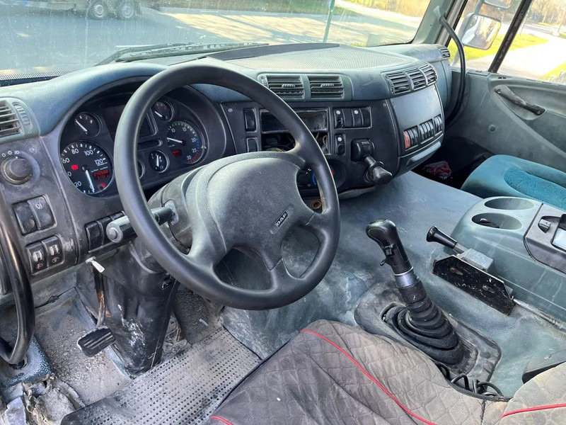 Interior photo 1: Kravas automašīna pašizgāzējs DAF CF 85.430 MANUAL GEARBOX BIG AXLES FULL STEEL SUSPENSION