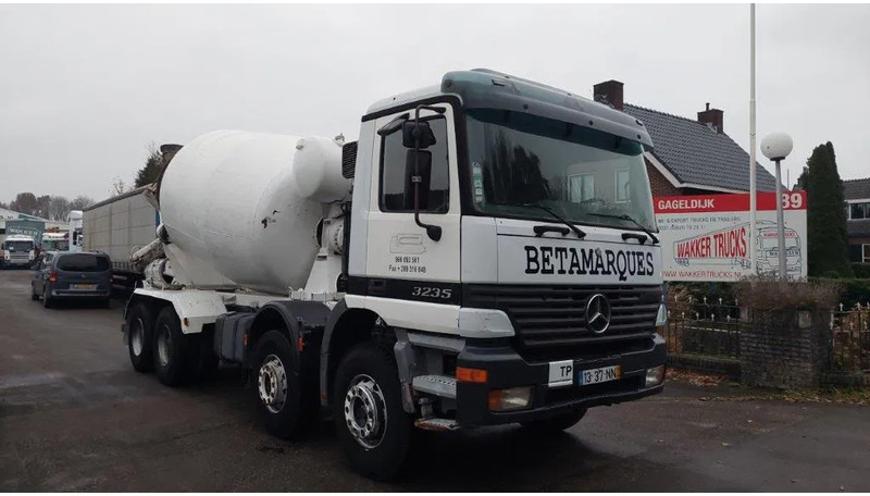 Mercedes-Benz Actros 3235 8x4 Mixer - Betonvedējs: foto 2 Mercedes-Benz Actros 3235 8x4 Mixer - Betonvedējs: foto 2