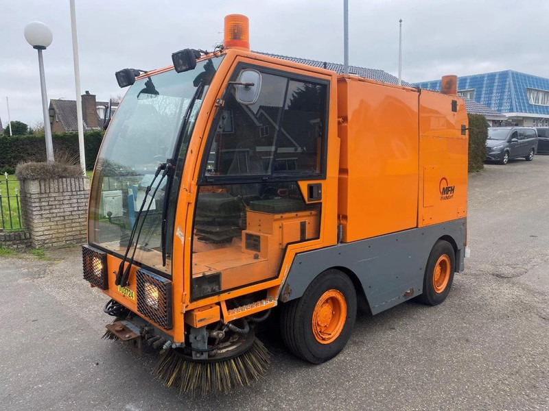 Nilfisk MFH2200 SWEEPER MFH 2200 CLEANER - Rūpnieciskais slaucītājs: foto 1 Nilfisk MFH2200 SWEEPER MFH 2200 CLEANER - Rūpnieciskais slaucītājs: foto 1