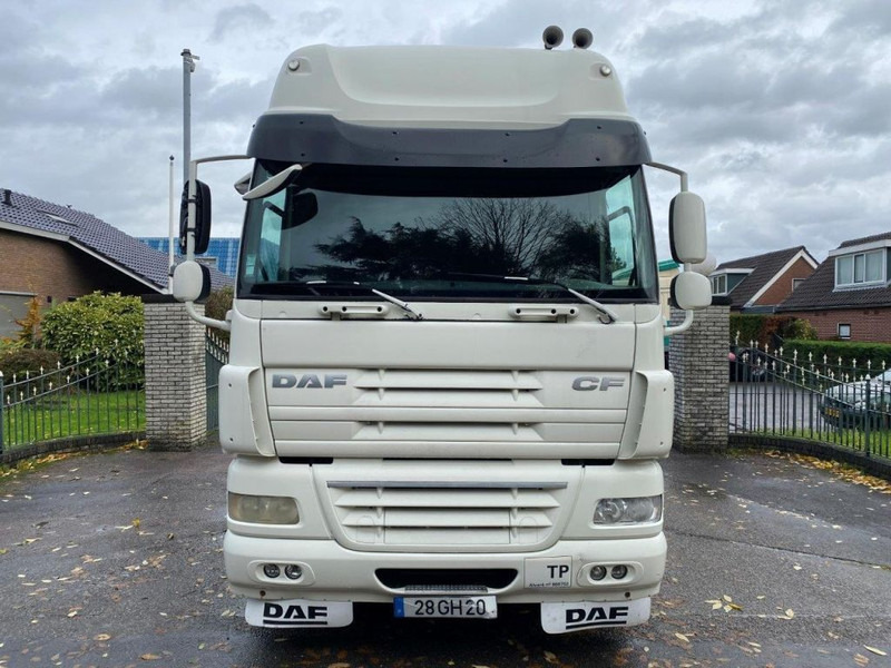 DAF CF 85.410 85CF 410 AUTOMATIC - Vilcējs: foto 2 DAF CF 85.410 85CF 410 AUTOMATIC - Vilcējs: foto 2