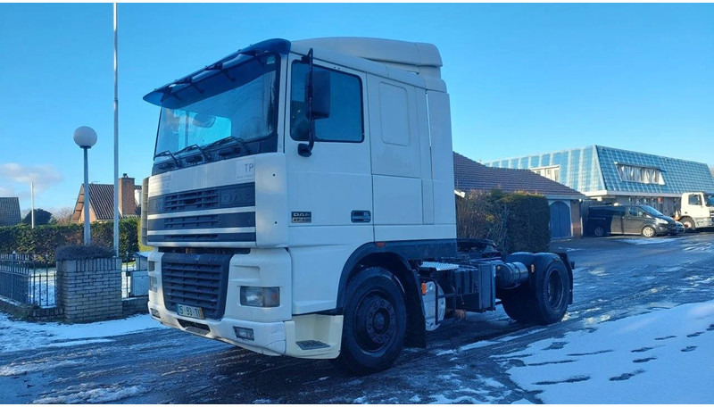 DAF XF 95.430 EURO 2 MANUAL GEARBOX - Vilcējs: foto 1 DAF XF 95.430 EURO 2 MANUAL GEARBOX - Vilcējs: foto 1
