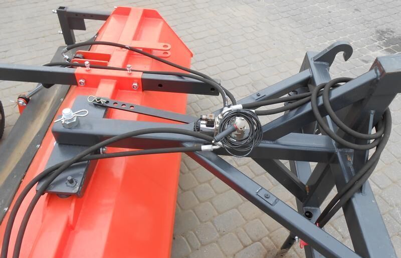 METAL-TECHNIK Zamiatarka 1,6/Sweeper - Birste - Ielu tīrīšanas mašīna: foto 1 METAL-TECHNIK Zamiatarka 1,6/Sweeper - Birste - Ielu tīrīšanas mašīna: foto 1