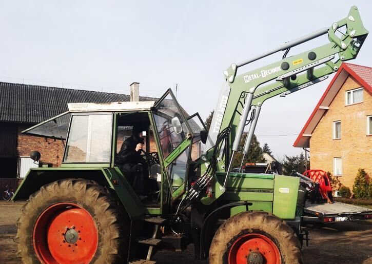 Metal-Technik Frontlader für Fendt/ Front loader/ Ładowacz TUR - Frontālais iekrāvējs - Traktors: foto 2 Metal-Technik Frontlader für Fendt/ Front loader/ Ładowacz TUR - Frontālais iekrāvējs - Traktors: foto 2