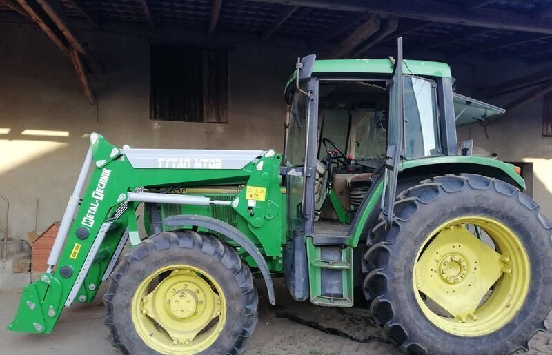Metal-Technik Frontlader für John Deere/ Front loader/ Ładowacz TUR - Frontālais iekrāvējs - Traktors: foto 1 Metal-Technik Frontlader für John Deere/ Front loader/ Ładowacz TUR - Frontālais iekrāvējs - Traktors: foto 1