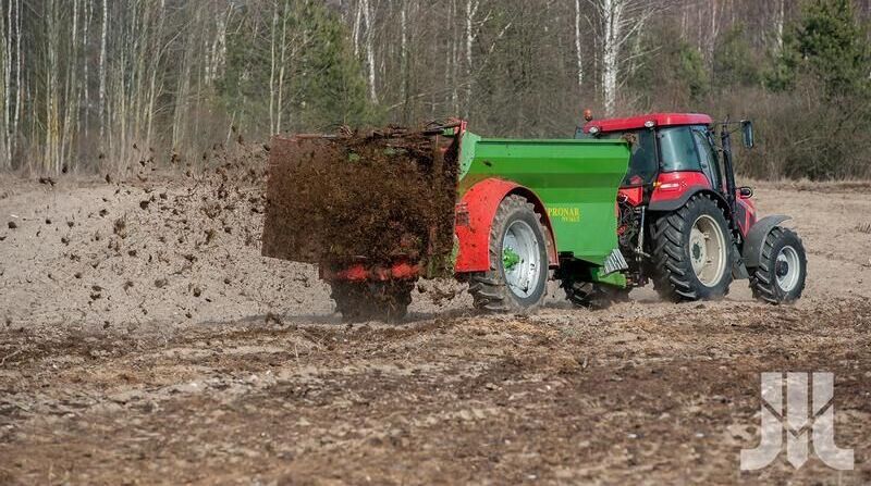 PRONAR NV161/3 - Organisko mēslu izkliedētājs: foto 5 PRONAR NV161/3 - Organisko mēslu izkliedētājs: foto 5