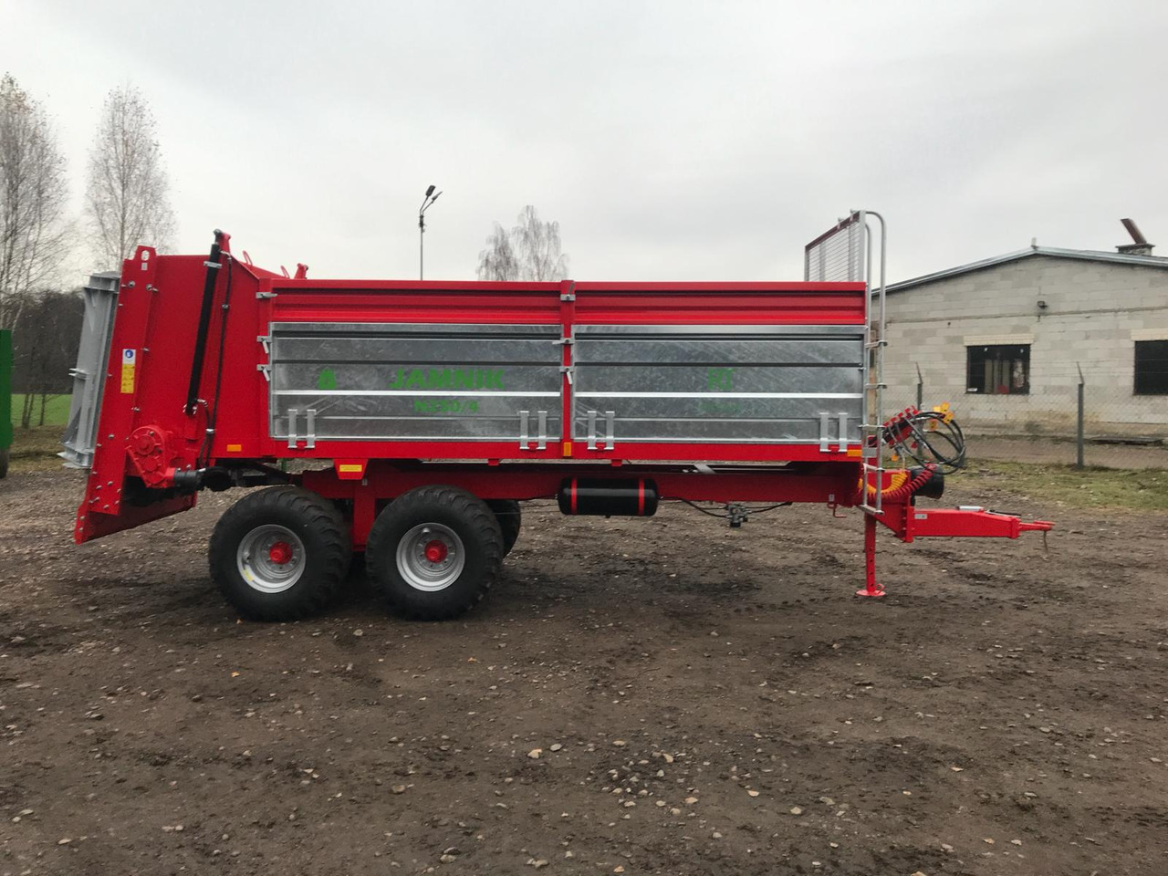 ROLTRANS N 250/4 Jamnik 8t - Organisko mēslu izkliedētājs: foto 2 ROLTRANS N 250/4 Jamnik 8t - Organisko mēslu izkliedētājs: foto 2