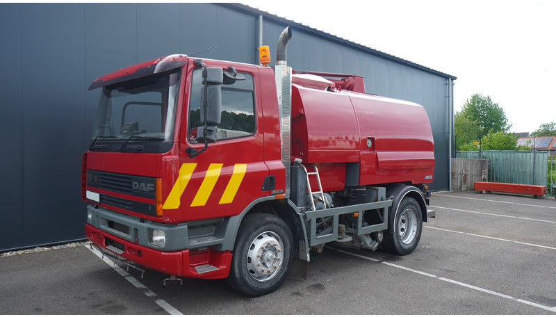 DAF 65.180 ATI STREET SWEPER RH DRIVE MANUAL GARBOX 96.000KM - Ielu tīrīšanas mašīna: foto 3 DAF 65.180 ATI STREET SWEPER RH DRIVE MANUAL GARBOX 96.000KM - Ielu tīrīšanas mašīna: foto 3