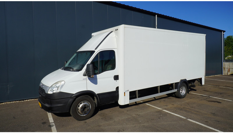 Iveco DAILY 70C17 CLOSED BOX 185.500KM - Kravas automašīna ar slēgto virsbūvi: foto 3 Iveco DAILY 70C17 CLOSED BOX 185.500KM - Kravas automašīna ar slēgto virsbūvi: foto 3