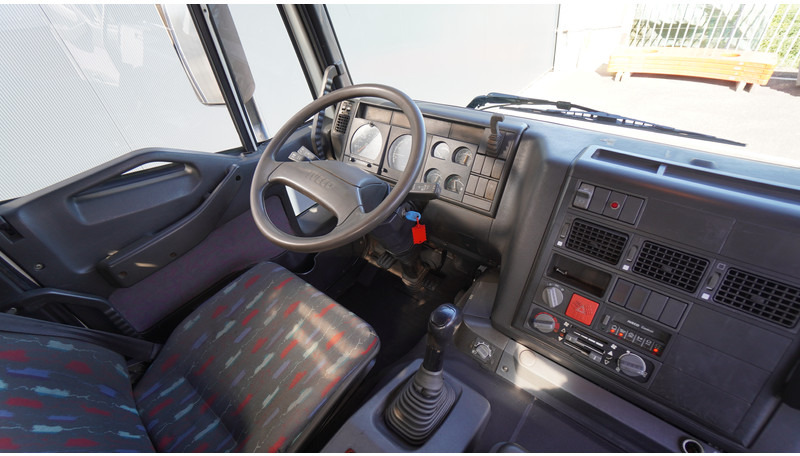 Iveco EUROTRAKKER CURSOR 350 6X4 FLATBED WITH PALFINGER PK 20002 CRANE - Kravas auto ar manipulatoru: foto 5 Iveco EUROTRAKKER CURSOR 350 6X4 FLATBED WITH PALFINGER PK 20002 CRANE - Kravas auto ar manipulatoru: foto 5