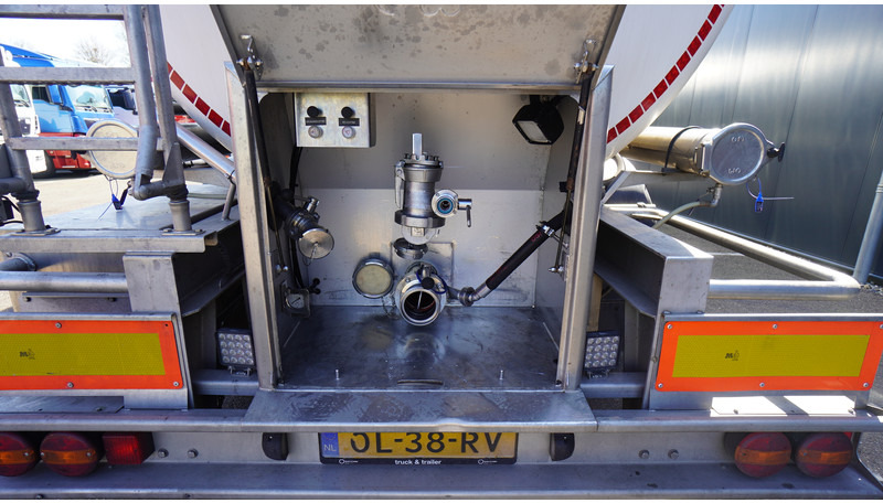 Magyar 3 AXLE FOOD TANK TRAILER 41.410LTR - Puspiekabe cisterna: foto 4 Magyar 3 AXLE FOOD TANK TRAILER 41.410LTR - Puspiekabe cisterna: foto 4