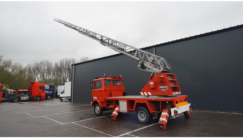 Mercedes-Benz 809 FIRE LADDER TRUCK 13.100KM MANUAL GEARBOX - Ugunsdzēsēju mašīna: foto 3 Mercedes-Benz 809 FIRE LADDER TRUCK 13.100KM MANUAL GEARBOX - Ugunsdzēsēju mašīna: foto 3