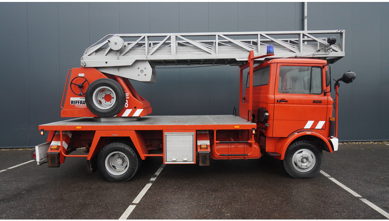 Mercedes-Benz 809 FIRE LADDER TRUCK 13.100KM MANUAL GEARBOX - Ugunsdzēsēju mašīna: foto 4 Mercedes-Benz 809 FIRE LADDER TRUCK 13.100KM MANUAL GEARBOX - Ugunsdzēsēju mašīna: foto 4