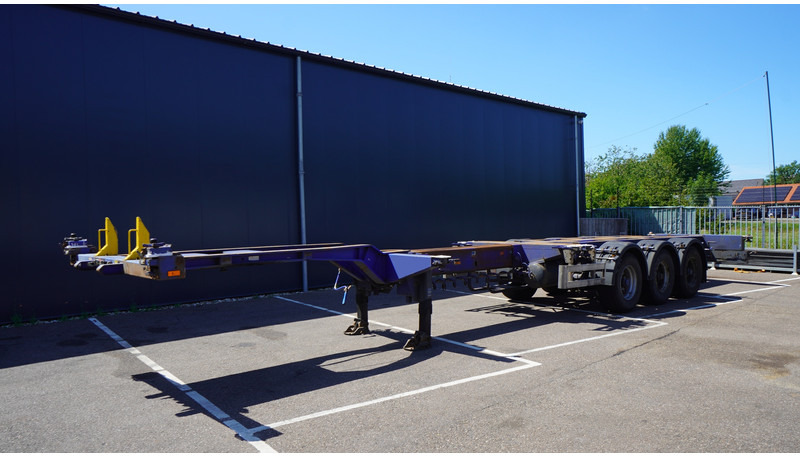 Pacton 3 AXLE MULTI CONTAINER TRANSPORT TRAILER EXTENDABLE 45 FT - Puspiekabe noņemamā virsbūve/ Konteineru vedējs: foto 2 Pacton 3 AXLE MULTI CONTAINER TRANSPORT TRAILER EXTENDABLE 45 FT - Puspiekabe noņemamā virsbūve/ Konteineru vedējs: foto 2