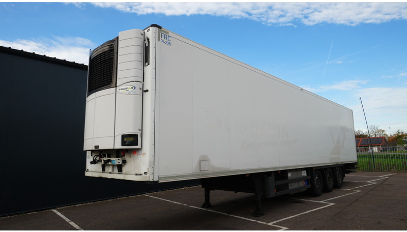 Schmitz Cargobull 3 AXLE FRIGO TRAILER - Puspiekabe refrižerators: foto 2 Schmitz Cargobull 3 AXLE FRIGO TRAILER - Puspiekabe refrižerators: foto 2