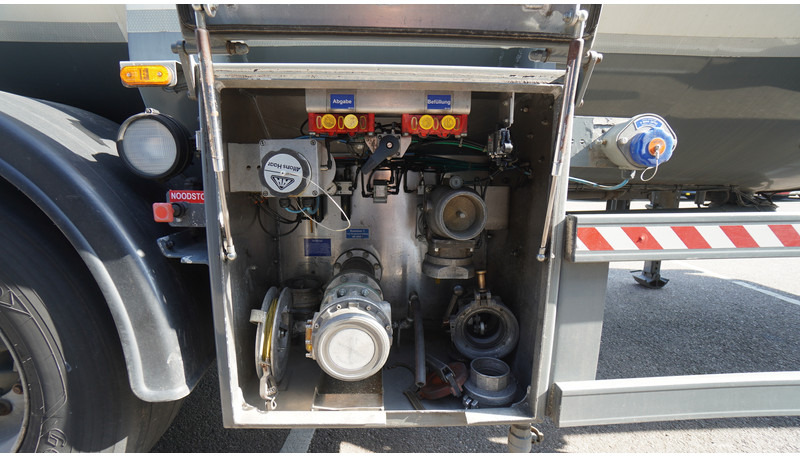 Schrader 3 AXLE ADR CHEMIE TANK TRAILER 40.000LTR - Puspiekabe cisterna: foto 5 Schrader 3 AXLE ADR CHEMIE TANK TRAILER 40.000LTR - Puspiekabe cisterna: foto 5