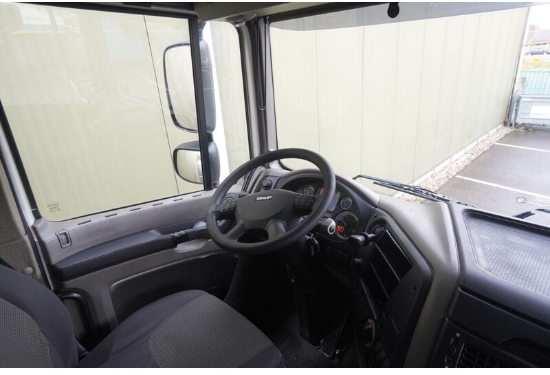 DAF XF 105.460 FT SPACECAB RETARDER PTO - Vilcējs: foto 5 DAF XF 105.460 FT SPACECAB RETARDER PTO - Vilcējs: foto 5