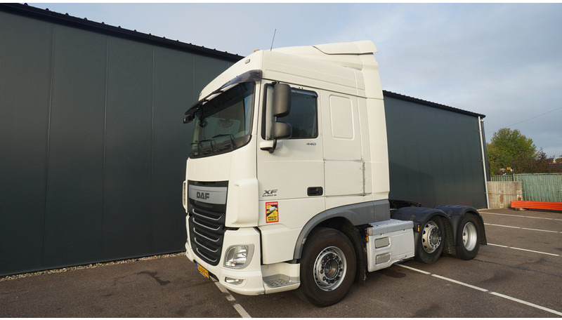DAF XF 440 6X2 SC EURO 6 - Vilcējs: foto 3 DAF XF 440 6X2 SC EURO 6 - Vilcējs: foto 3