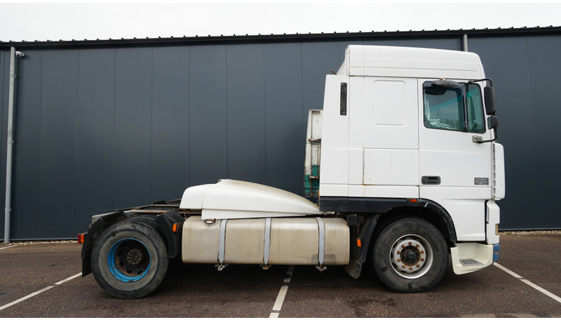 DAF XF 95.380 SC MANUAL GEARBOX EURO 3 - Vilcējs: foto 2 DAF XF 95.380 SC MANUAL GEARBOX EURO 3 - Vilcējs: foto 2