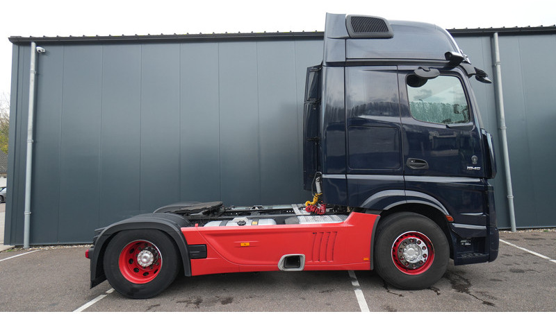 Mercedes-Benz ACTROS 1945 GIGASPACE 727.600KM - Vilcējs: foto 2 Mercedes-Benz ACTROS 1945 GIGASPACE 727.600KM - Vilcējs: foto 2