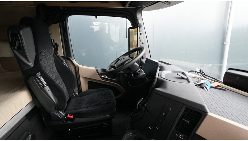 Mercedes-Benz ACTROS 1945 GIGASPACE 747.600KM - Vilcējs: foto 5 Mercedes-Benz ACTROS 1945 GIGASPACE 747.600KM - Vilcējs: foto 5